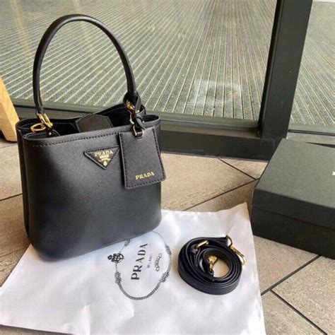 precio bolsa prada negra